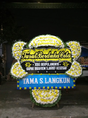 Papan Bunga Duka di Cinta Damai